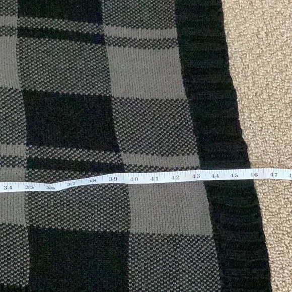 Columbia women’s grey and black plaid knit pattern poncho. Size OS - Picture 7 of 8